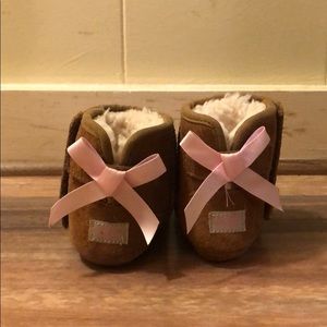 Ugg toddler boots